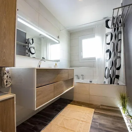 Maison Pour 6 Entre Marais Salants Et Plages * Les Bussolleries